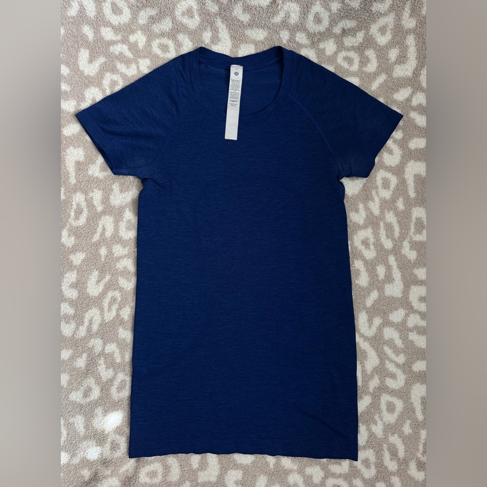 Lululemon athletica swiftly tech short sleeve hip length, royal blue, size 4